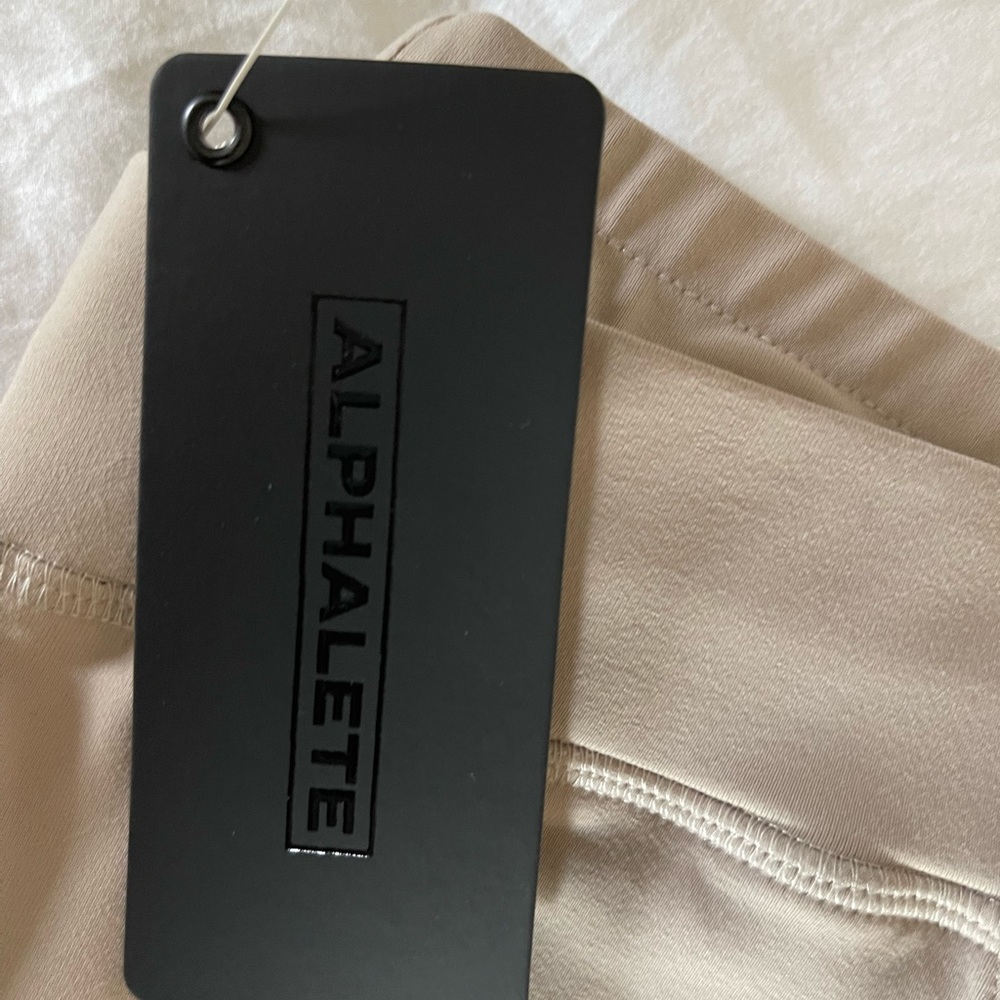 Alphalete Joggers - Picture 2 of 3